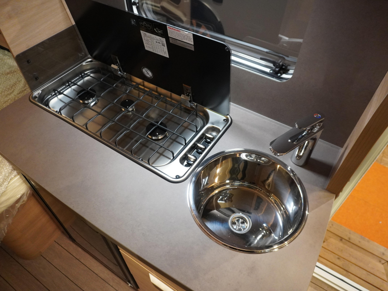Knaus Sudwind Black Selection 460 EU ENKELE BEDDEN  foto: 12