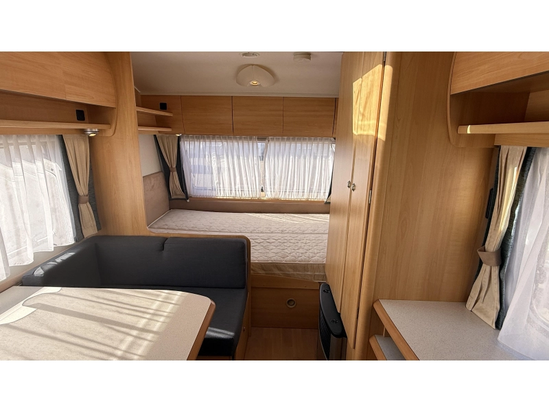 Home-Car Racer 43 AFM eindkeuken zit vast bed  foto: 11
