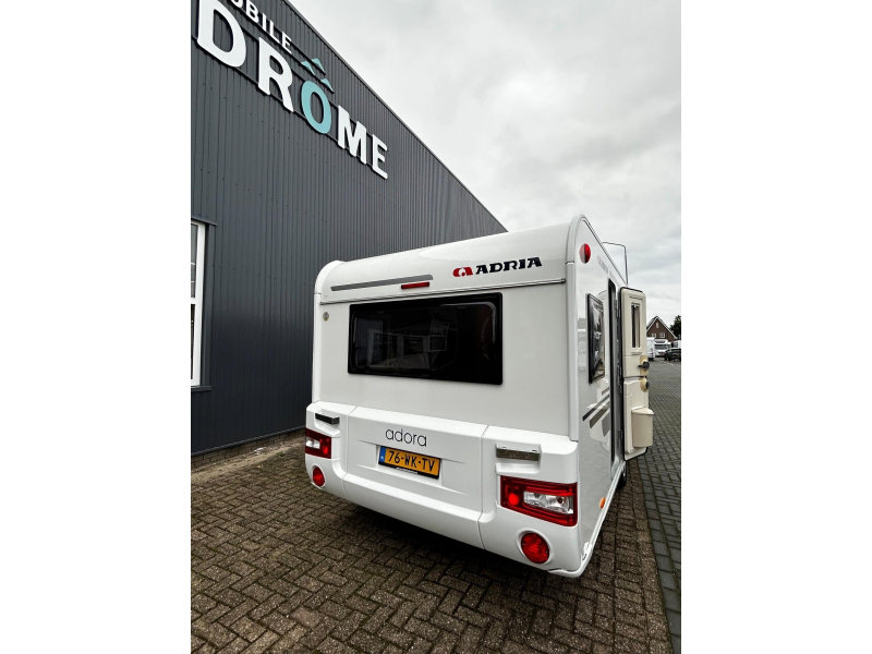 Adria Adora 472 LU Level/mover/2x voortent 