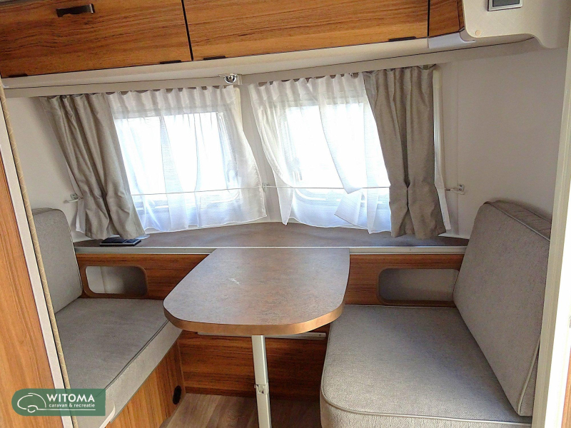 Eriba Touring Legend 542 mooie complete uitvoering  foto: 4