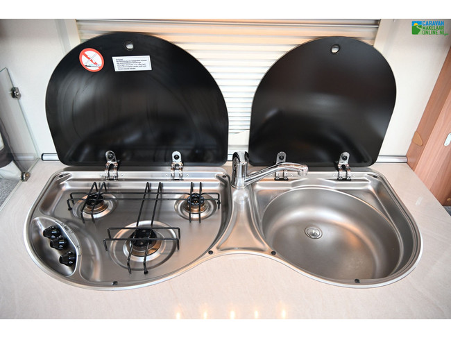 Hobby De Luxe 460UFe foto: 12