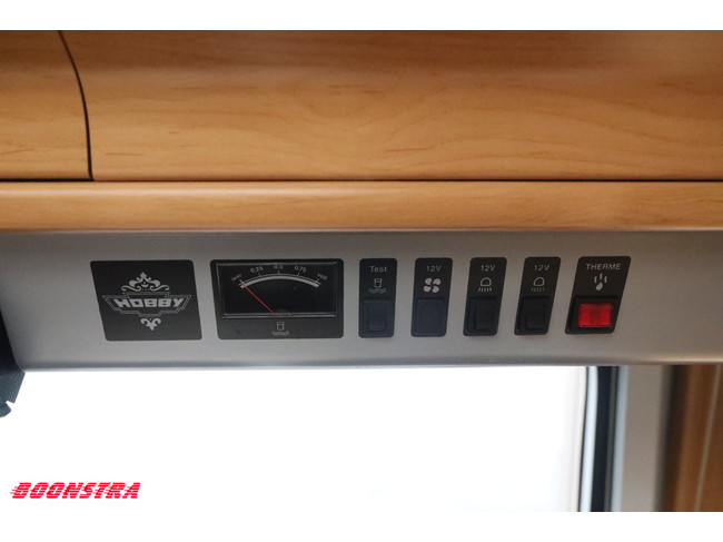Hobby 30S Excellent Easy Mover Airco Frans bed Dwars stapelbed Middenkeuken foto: 23