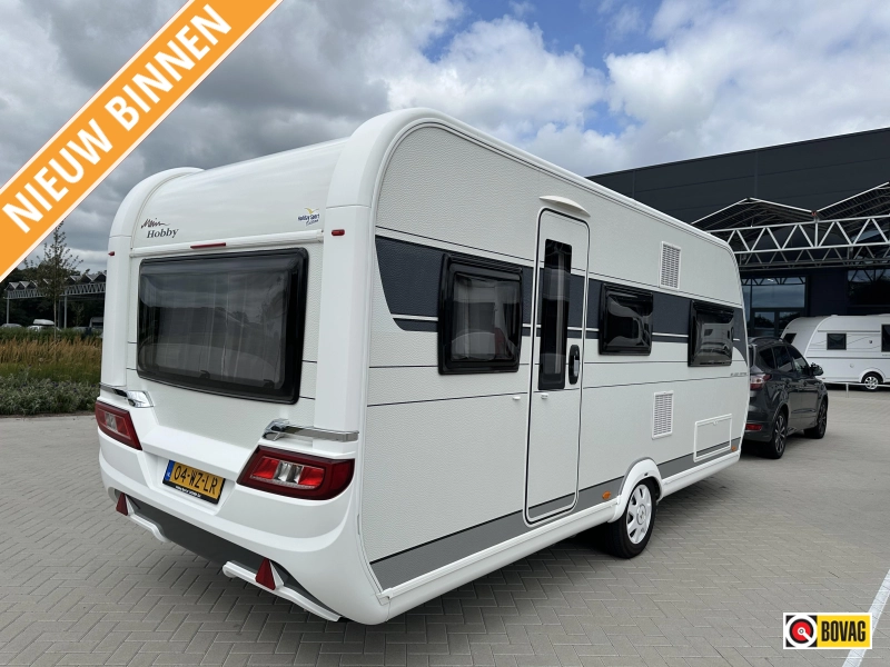 Hobby De Luxe Special 495 UL mover - voortent  hoofdfoto: 1