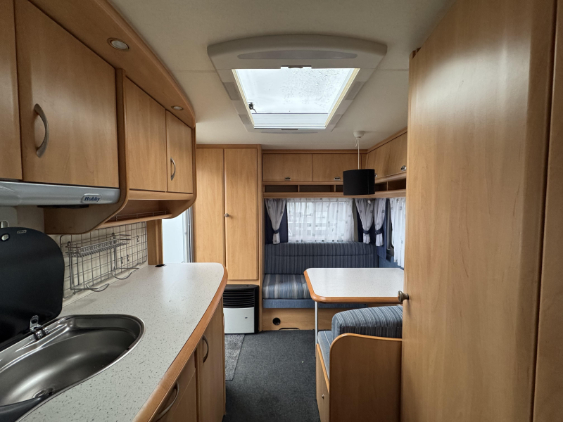 Hobby De luxe Easy 440 SF incl mover en voortent  foto: 7