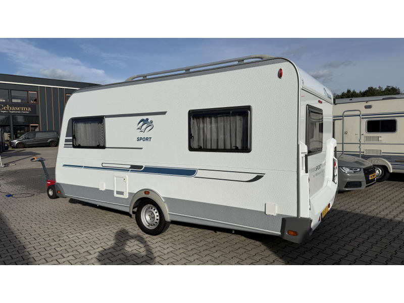 Knaus Sport 420 QD treinzit vast bed toilet  foto: 13