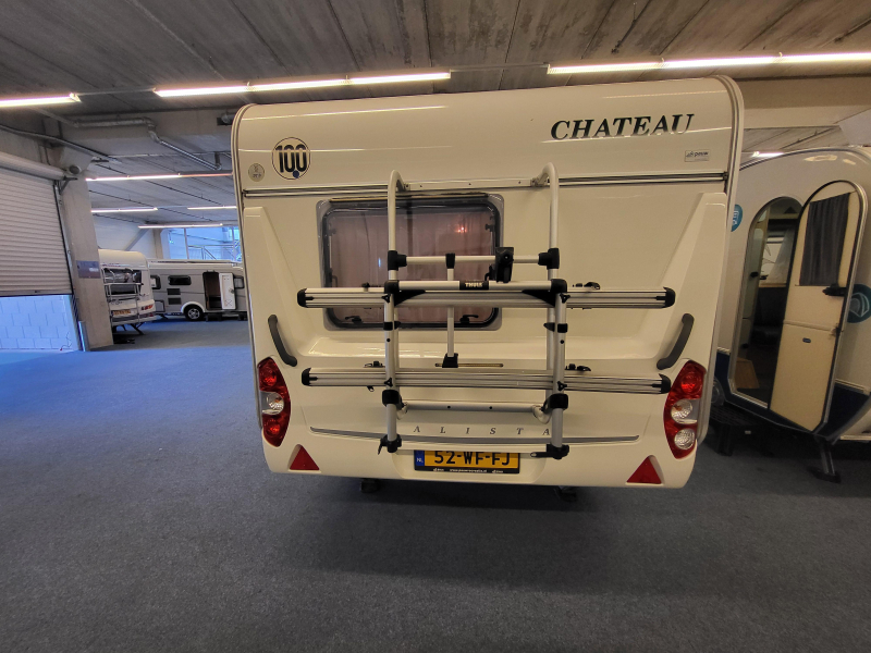 Chateau Calista 450 FHU mover, voortent  foto: 2
