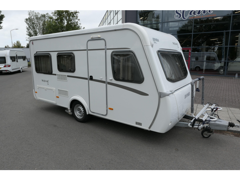 Eriba Nova Light 425 mover en voortent 