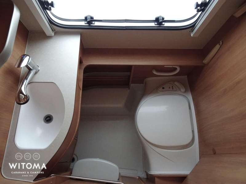 Eriba Touring Legend 542 mooie uitvoering !  foto: 6