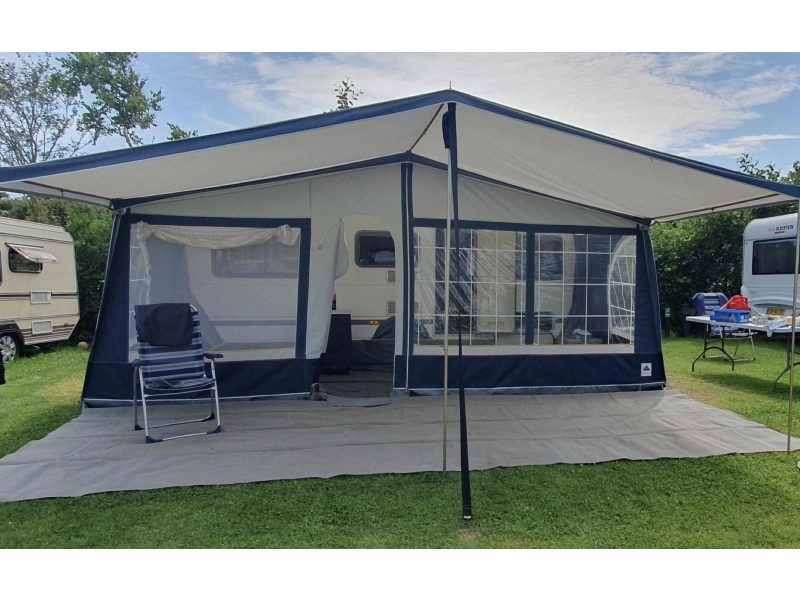 Knaus Sudwind 495 TK kinderkamer rondzit  foto: 15