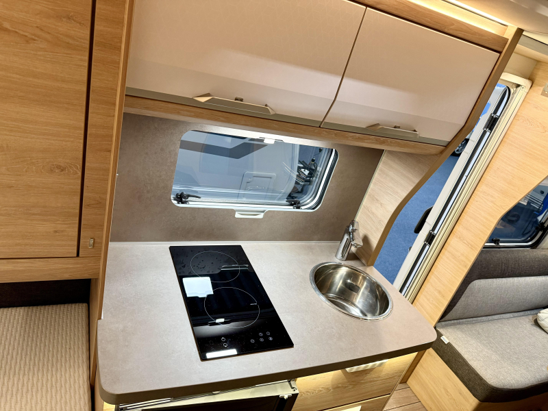 Knaus Sudwind 60 Years 460 EU E-Power super compleet  foto: 12