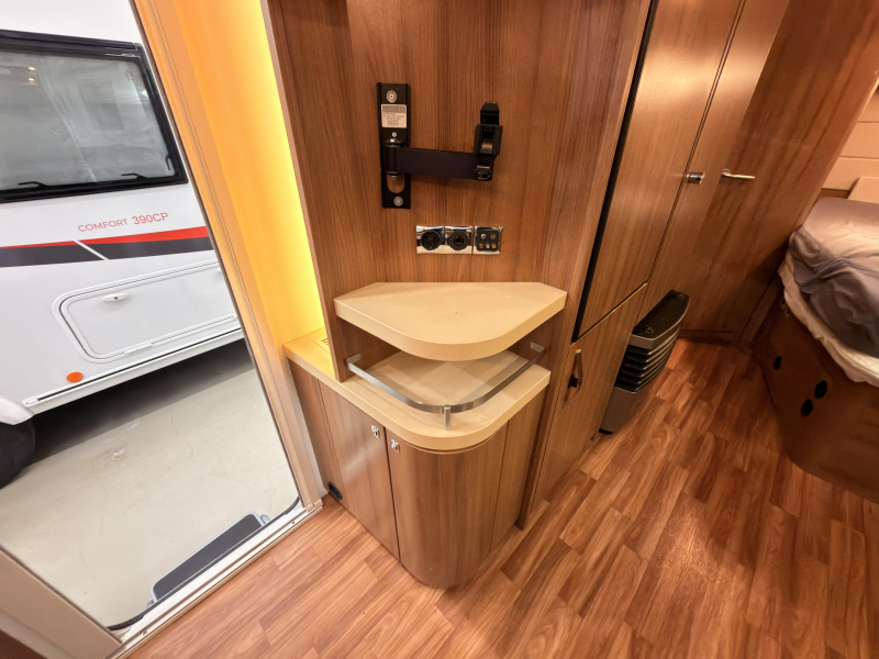 Knaus Sudwind Exclusive 580 UF mover+voortent+bankairco  foto: 19