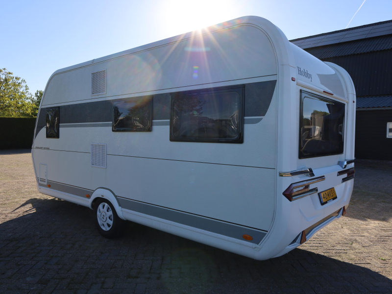 Hobby Excellent Edition 460 UFE voortent en luifel  foto: 2