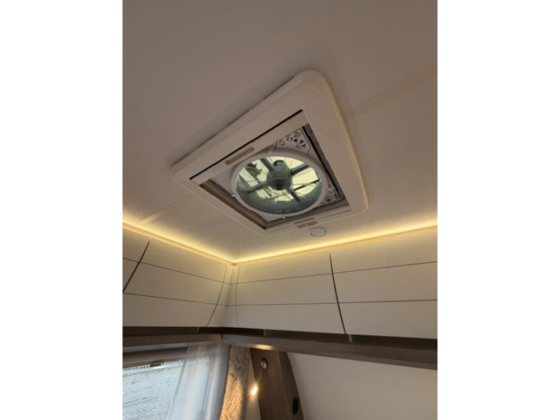 Hobby On Tour 460 DL Mover, Luifel, Airco  foto: 23