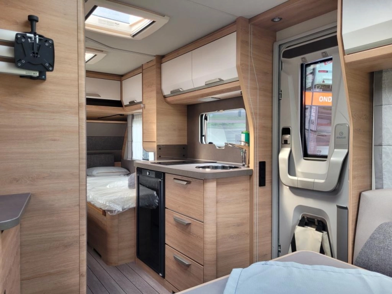 Knaus Sudwind Black Selection 460 EU Red Edition  foto: 5