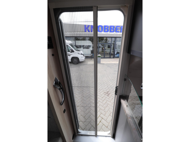 Hobby De Luxe 460 LU Autark / Enkele bedden foto: 15
