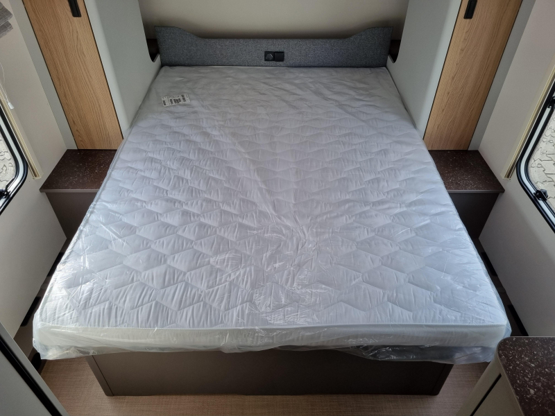Bürstner B66 485 TS Queens bed - 1800 kg  foto: 13
