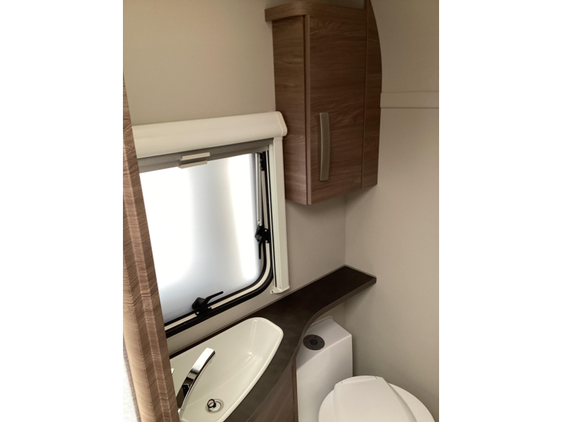 Knaus Sport Silver Selection 400 QD mover,airco,luifel  foto: 15