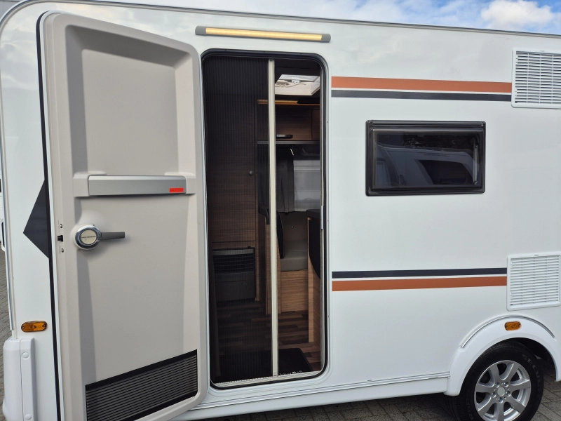 Weinsberg CaraOne Edition HOT 500 FDK Stapelbed  foto: 22