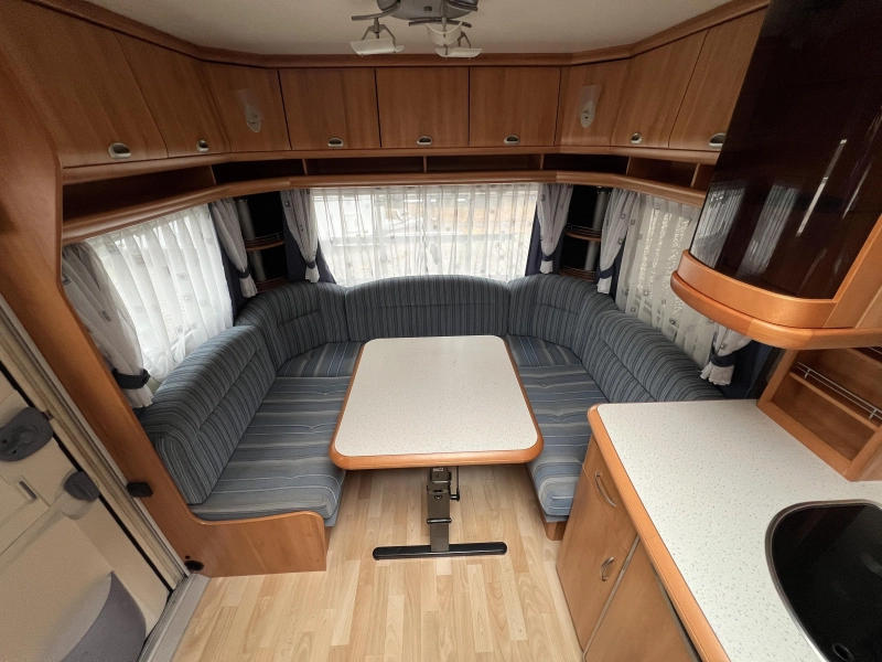 Hobby De luxe Easy 540 UL enkele Bedden Mover Airco  foto: 3