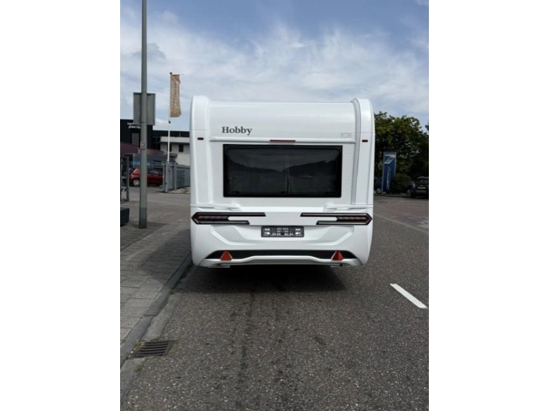Hobby De Luxe 460 UFE Model 2027 