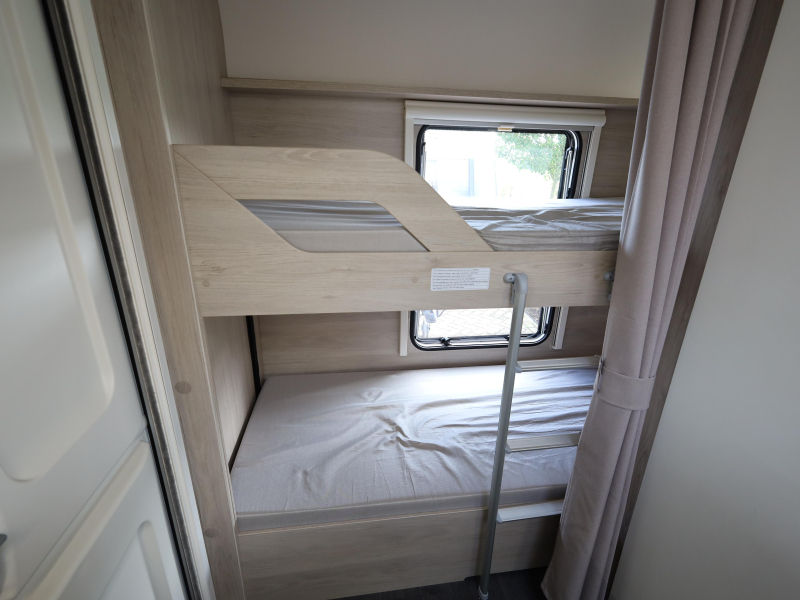 Caravelair Alba Family 466 Stapelbed én vast bed  foto: 11
