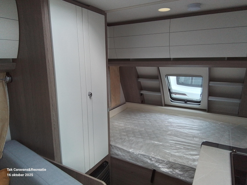 Hobby On Tour 390 SF compacte caravan  foto: 4