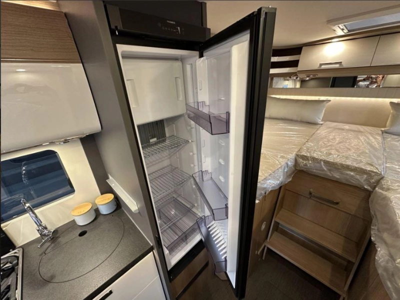 Carthago C1-Tourer 141 KB-LE 2 APARTE BED-180PK-AUTOM  foto: 5