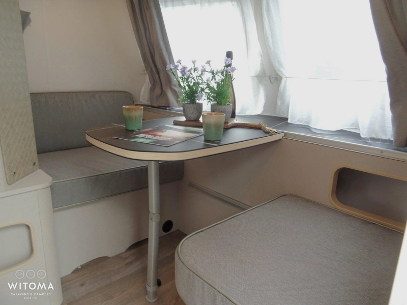 Eriba Touring 542 € 3.150,- voordeel  foto: 18