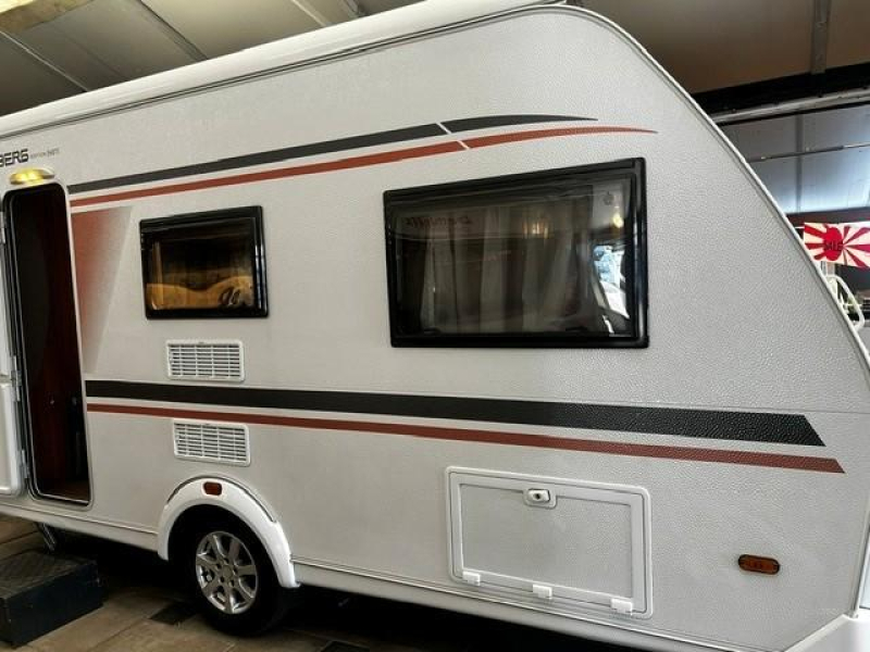Weinsberg CaraOne Edition HOT 420 QD airco, mover, luifel  foto: 12