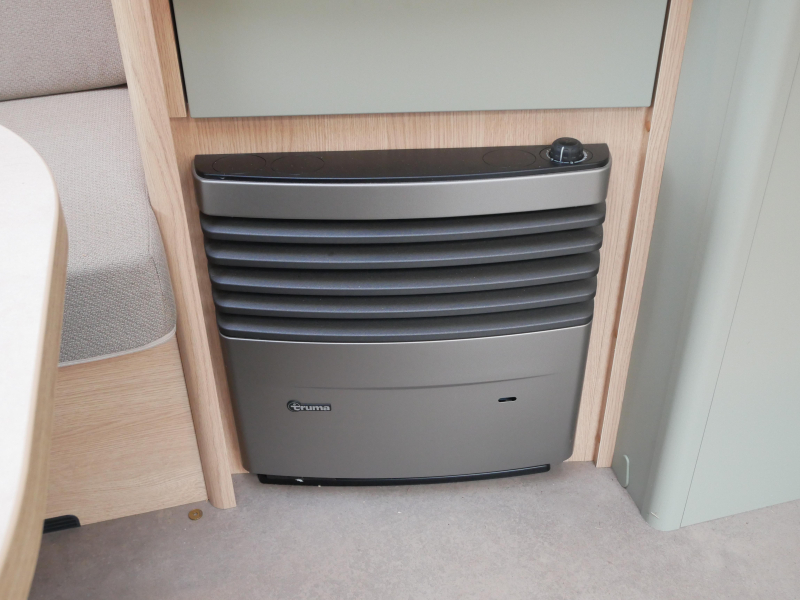 LMC Style 450 D Mover, voortent  foto: 18