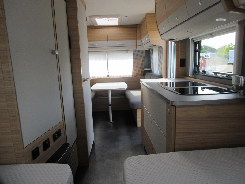 Dethleffs Nomad Avantgarde 510 LE ALS NIEUW! HOGE KOELKAST. 
