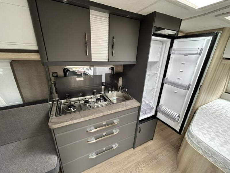 Hobby De Luxe 460 UFE Nieuw 2026  foto: 8