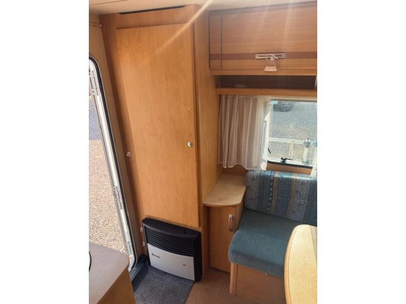 Caravelair Ambiance Style 420 mover voortent fietsenrek  foto: 15