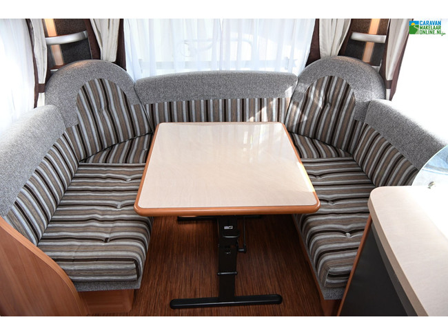 Hobby De Luxe 460UFe foto: 6