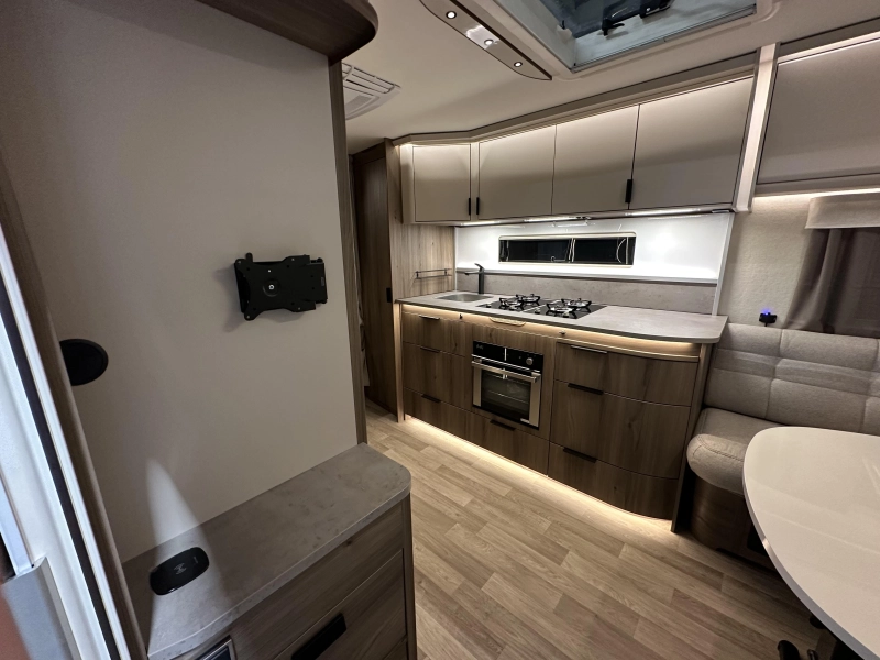 Kabe Royal 600 D XL Model 2026 - KingSize  foto: 4