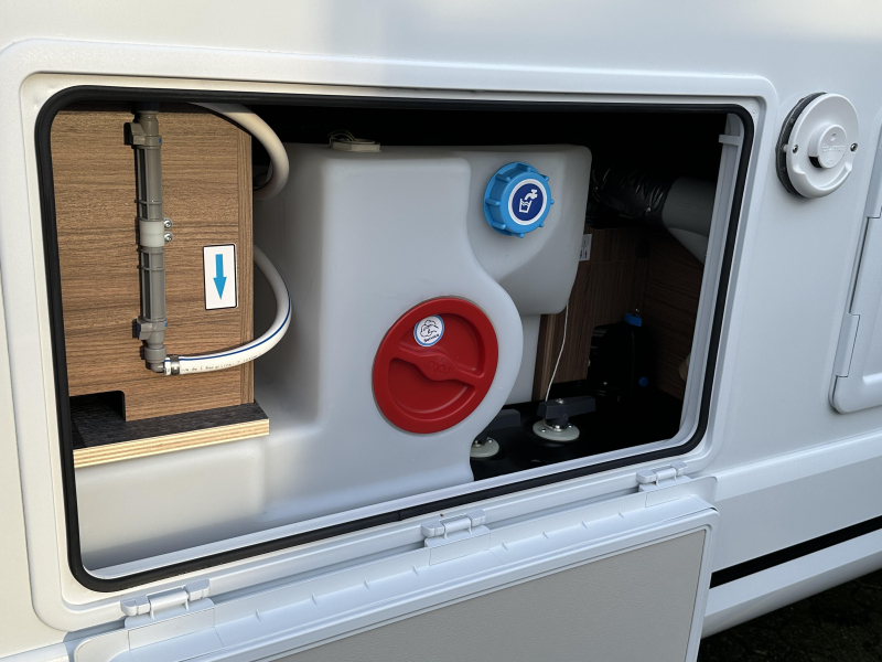 Knaus Van I 650 MEG AUTOMAAT COMPACT 180 PK  foto: 20