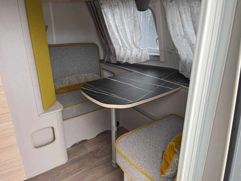 Eriba Touring 542 Urban memphis compleet 