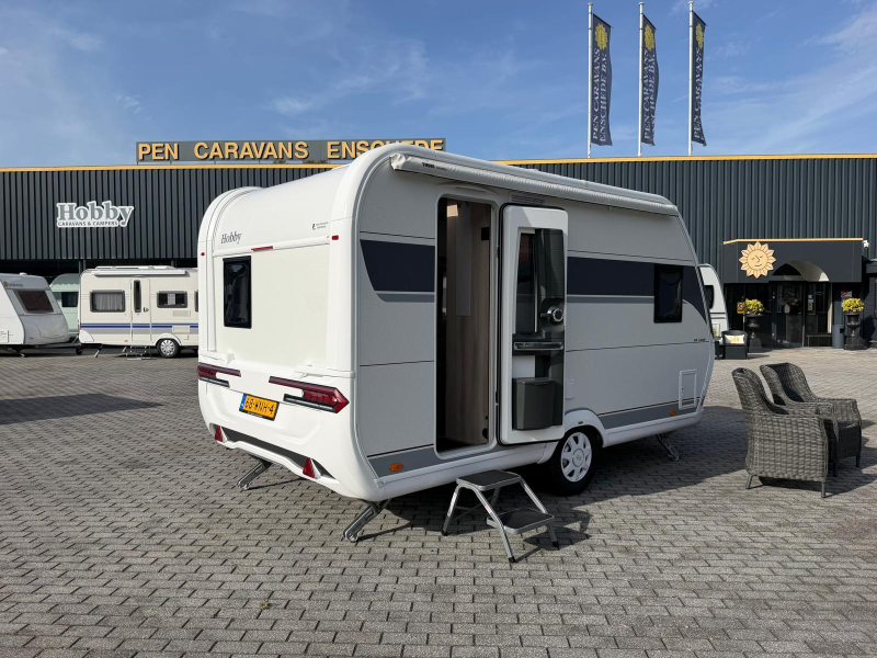 Hobby De Luxe 400 SFE Met Luifel! 
