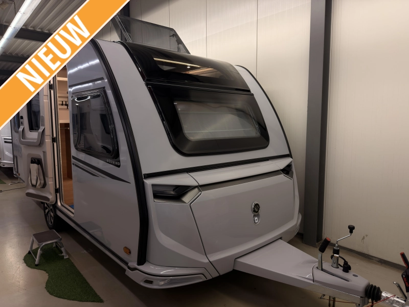 Knaus Sudwind Black Selection 500 FU 1800KG+vloer+Fransbed  hoofdfoto: 1