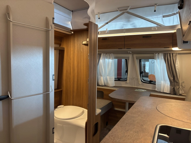 Eriba Touring 540 Legend Hampton Zilver  foto: 6