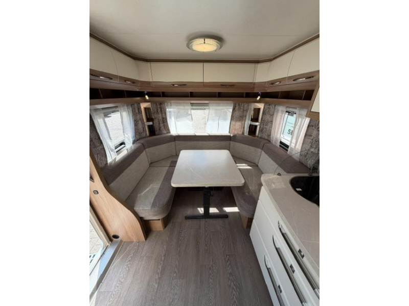 Hobby De Luxe 460 UFE Incl. Mover Fietsendrager  foto: 20