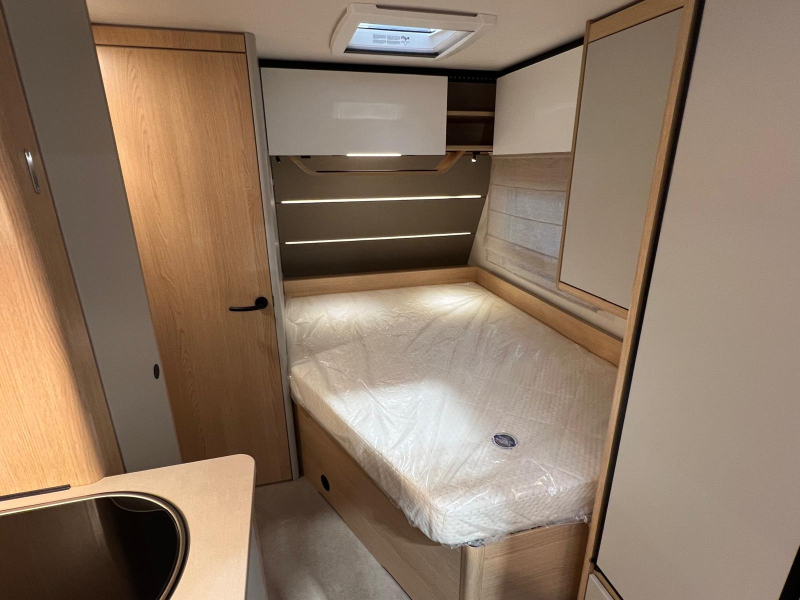 LMC Style 440 D DEMO 2027 Fransbed  foto: 2