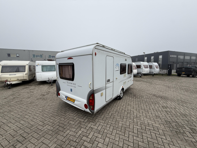 Knaus Sudwind Gold Edition 420 QD Treinzit Dwarsbed Mover  foto: 12