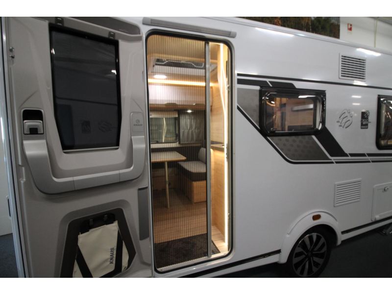 Knaus Sudwind Black Selection 420 QD Dwarsbed & Hoge koelkast!  foto: 21