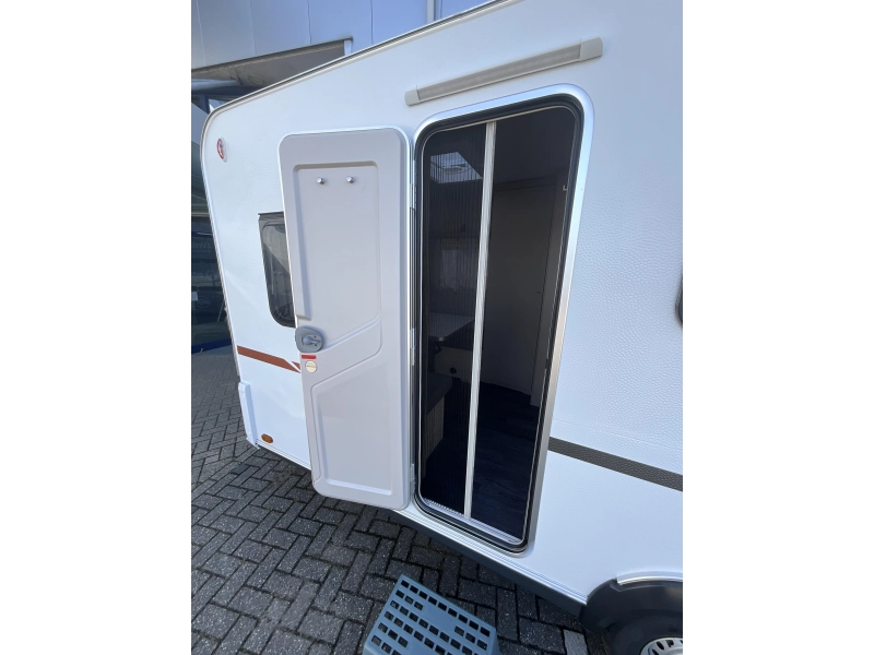 Weinsberg CaraCito 470 EU ENKELE BEDDEN-AIRCO-MOVER 