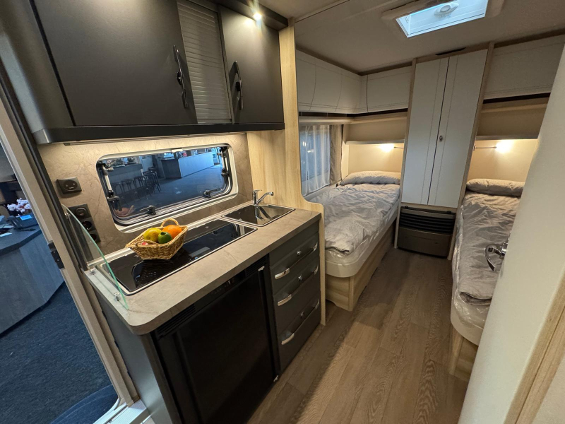 Hobby De Luxe 460 LU  foto: 1