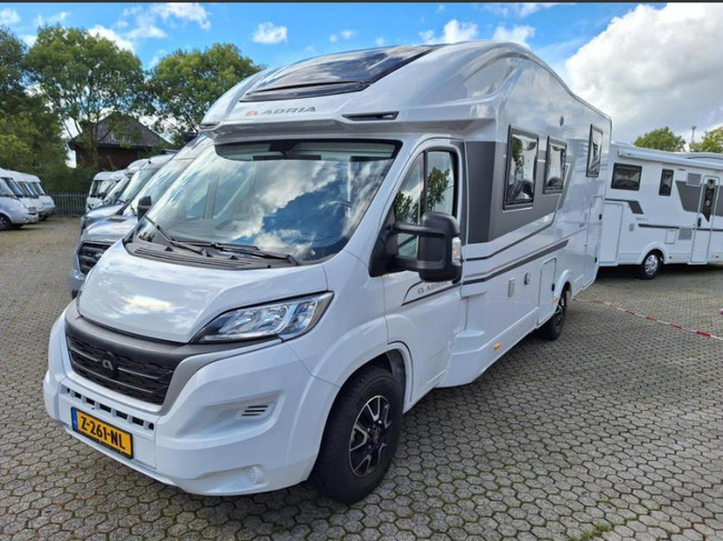 Adria Matrix Axess 650 SL 5-PERSOONS foto: 10
