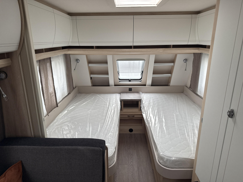 Hobby De Luxe 460 SL Model 2027 