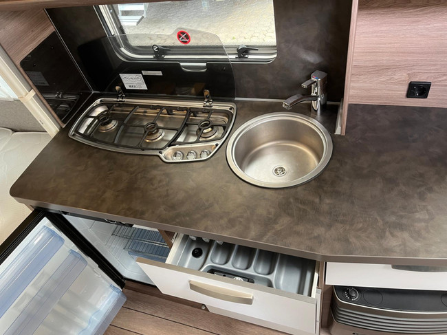 Knaus Sport Silver Selection 420 QD DWARS BED 210CM MOVER foto: 6