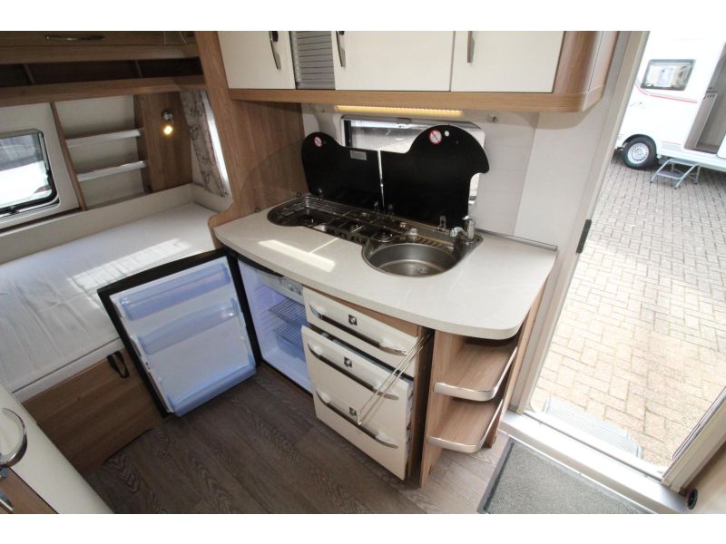 Hobby De Luxe 455 UF Thule 6300 Ultraheat  foto: 12